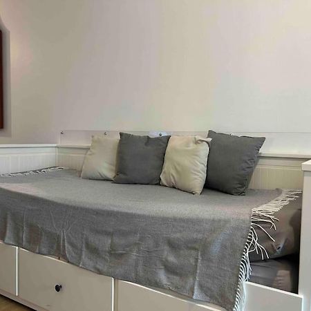 Location Studio, Lyon-La Mulatiere Esterno foto